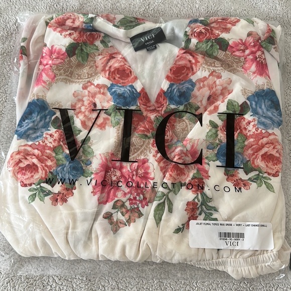 VICI | Joliet Floral Tiered Maxi Dress - Picture 10 of 11